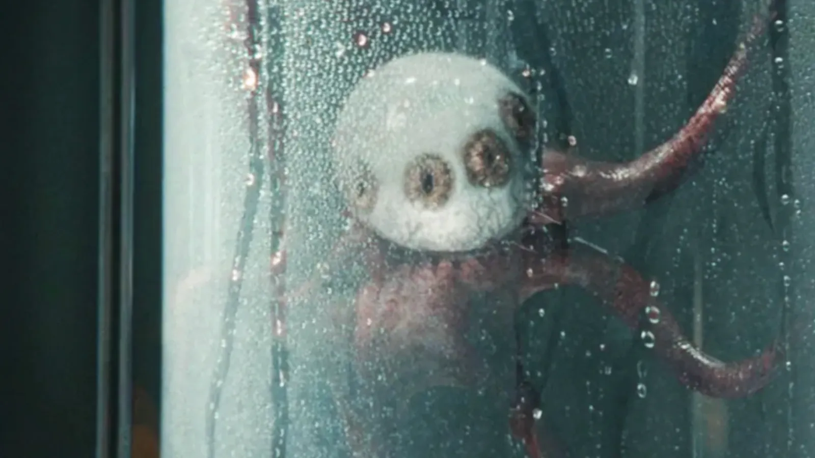 This Show's Eyeball Beast Turns More Terrifying Like Never Before in This Week's Chapter