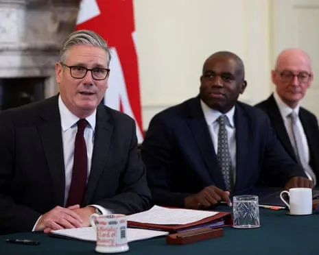 Keir Starmer Leads Government Meeting Amid Rising Pressure Following Departure of Key Staffer