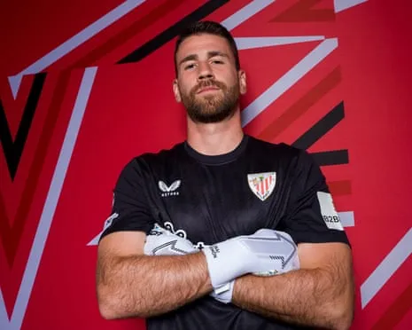 Unai Simón: ‘Alcanzar un trofeo con el Athletic me completa más que una decena de campeonatos en cualquier otro lugar’