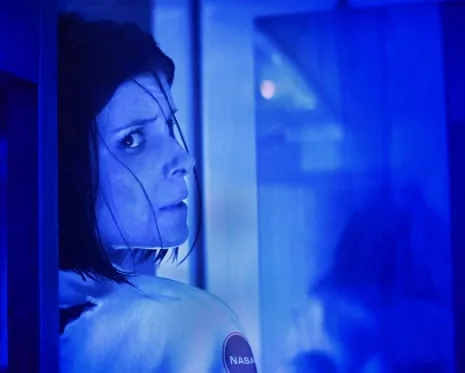 This Sci-Fi Thriller Film Analysis: Jump-Scares and Levitating Eggs in a Luxury Setting